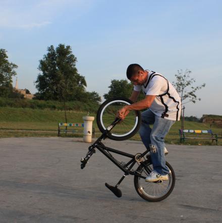 Bicycle Stunt Riding 